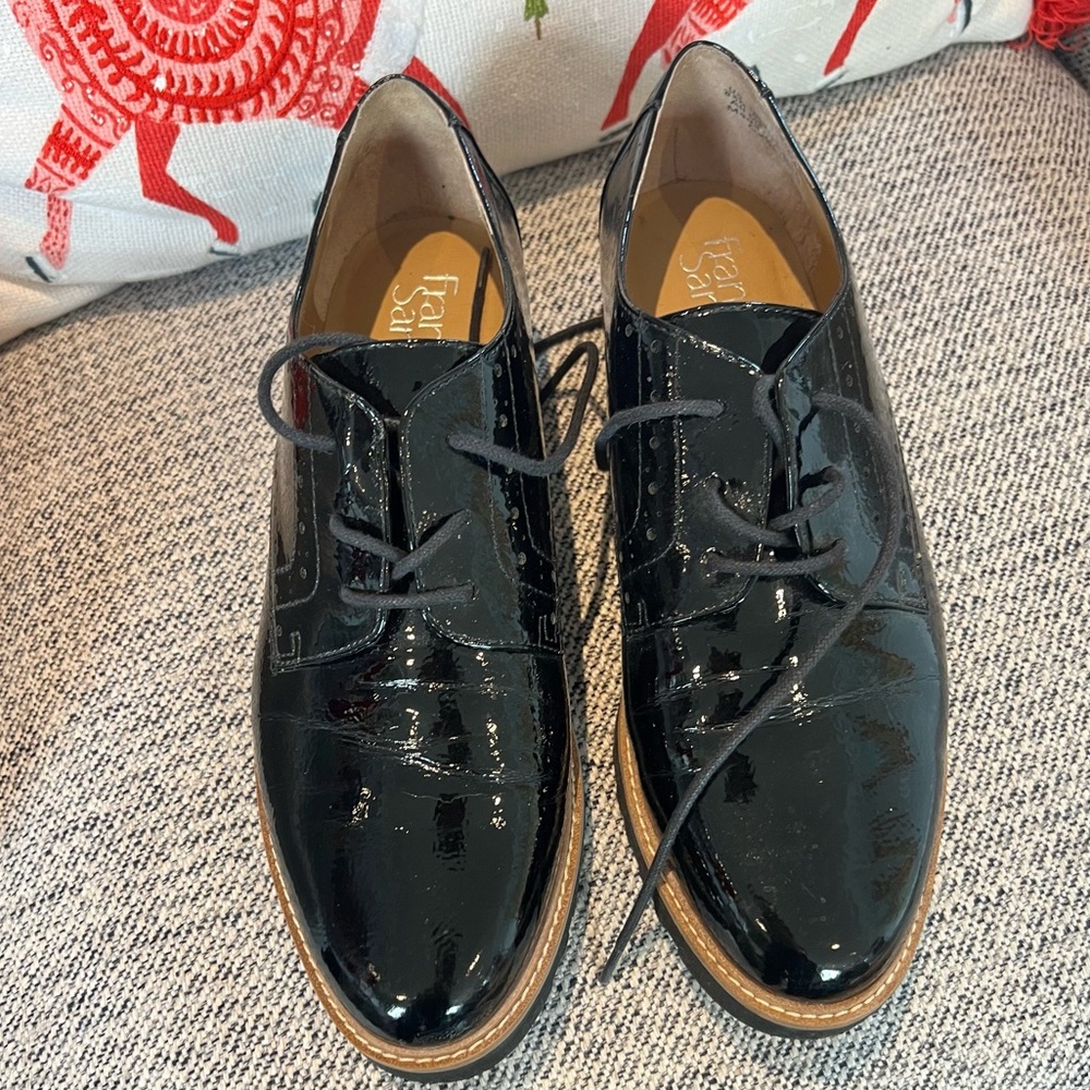 Franco Sorto Black patent leather Oxford lace up